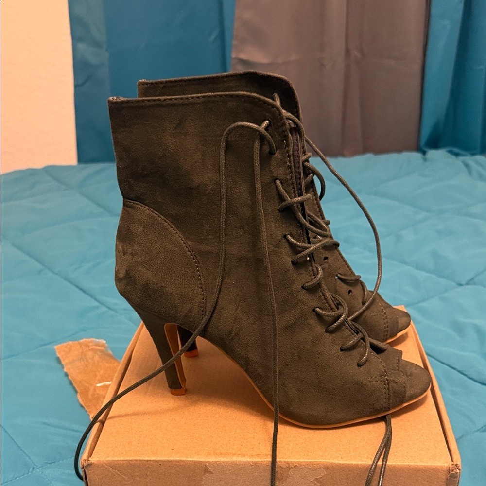 Olive Lace-Up Ankle Boots New Never worn size